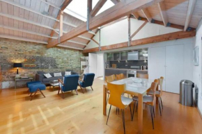 Stunning 2 Bedroom mezzanine Loft in Portobello